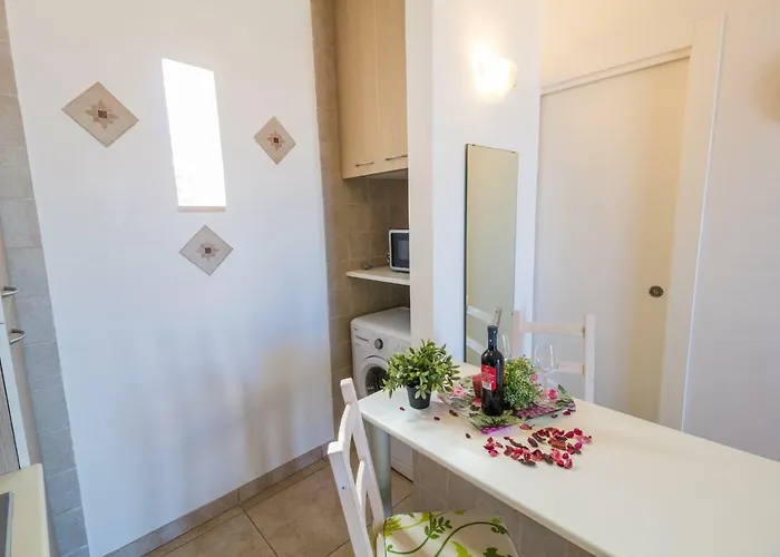 Maggi Daire Torre Santa Sabina